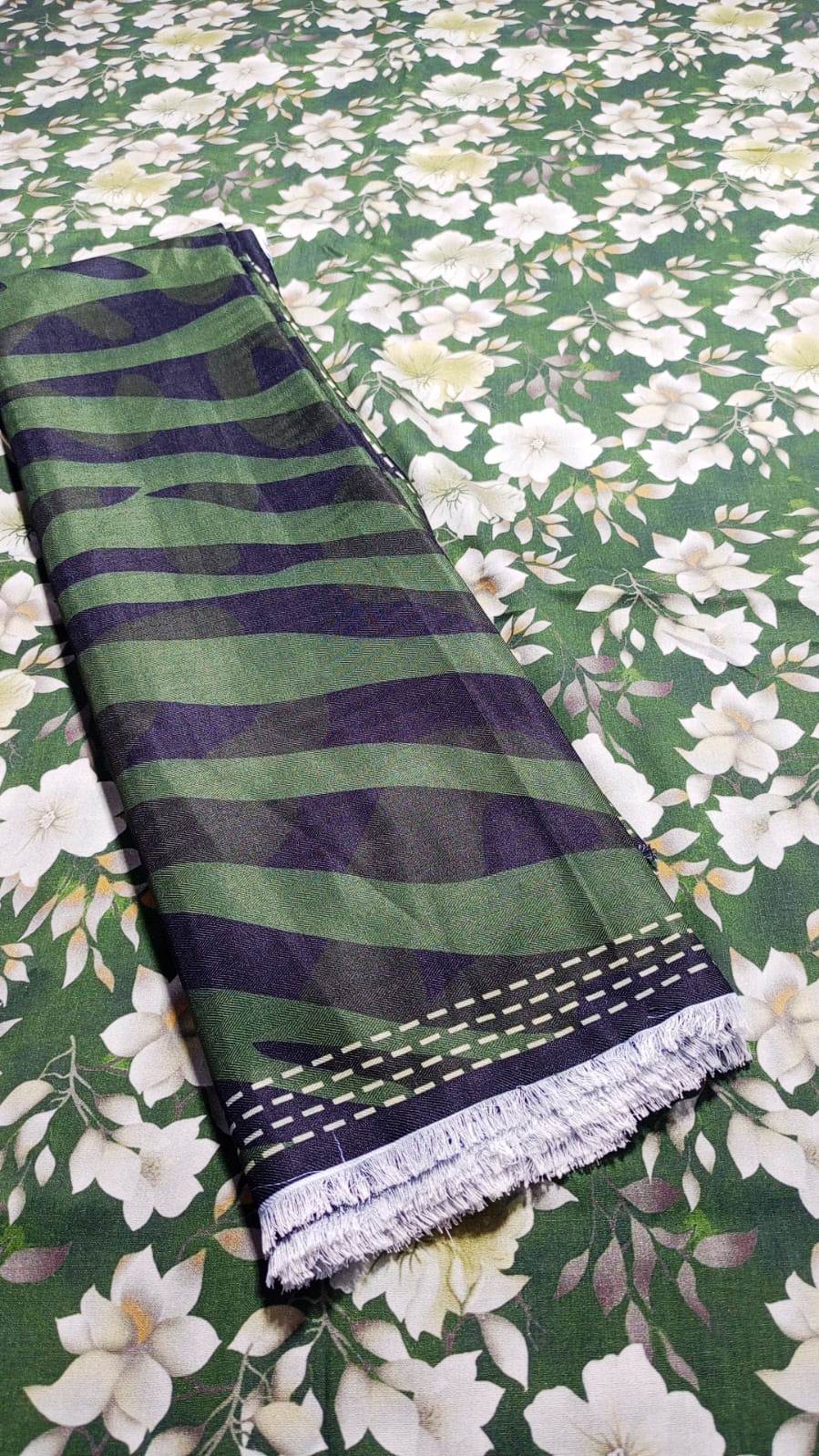 Baroque Prints 3-Piece Digital Print Viscose Suit with Printed Shawl.