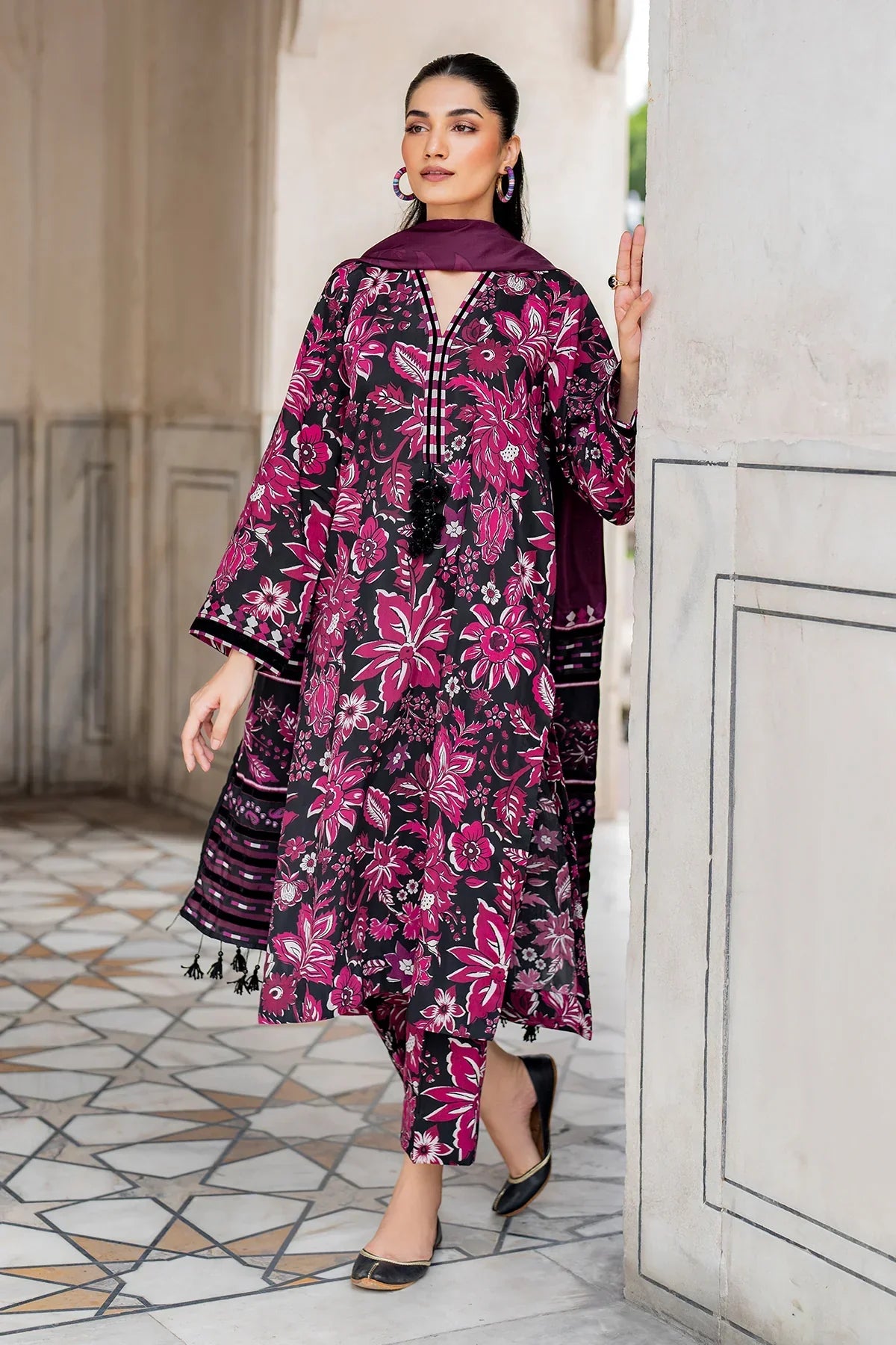 Baroque Prints 3-Piece Digital Print Viscose Suit with Printed Shawl.