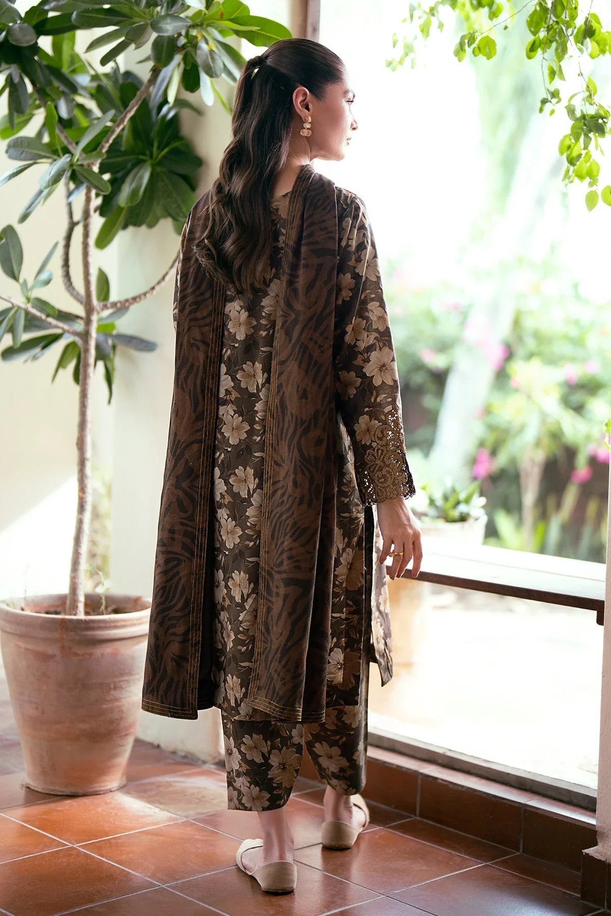Baroque Prints 3-Piece Digital Print Viscose Suit with Printed Shawl.