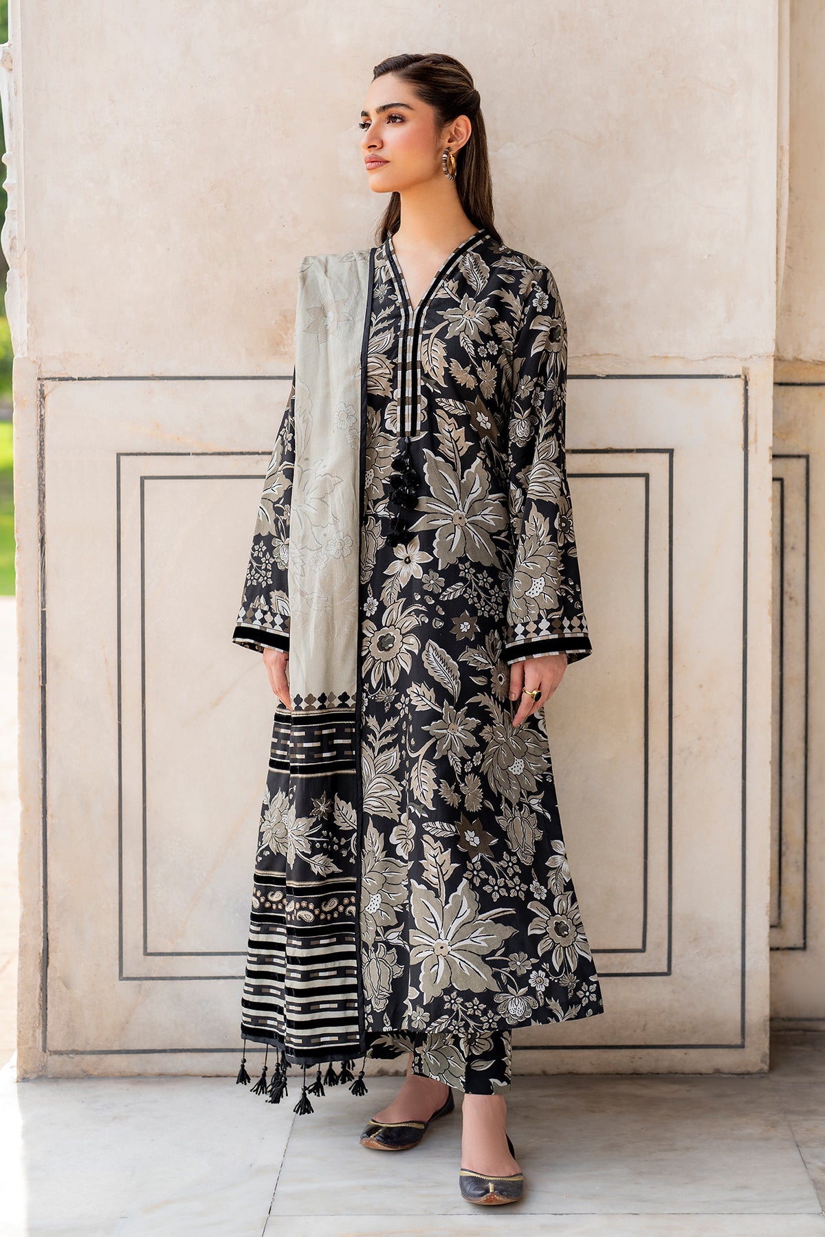 Baroque Prints 3-Piece Digital Print Viscose Suit with Printed Shawl.